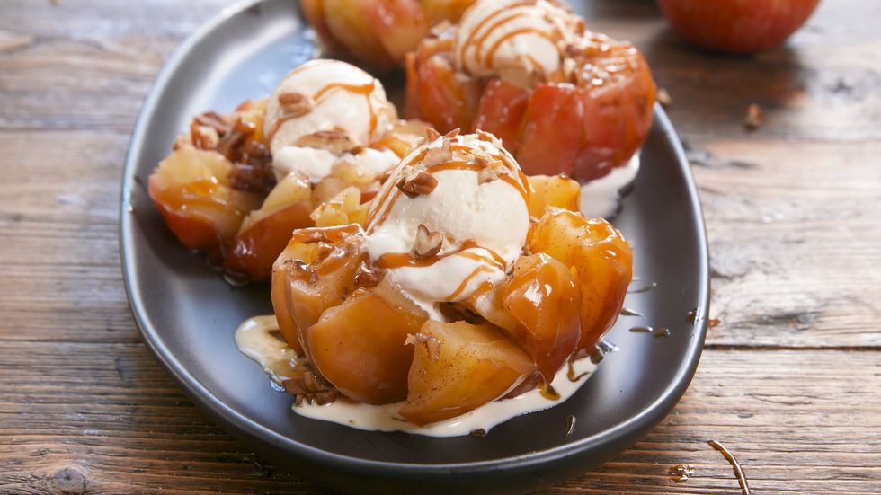 Bloomin' Grilled Apples with Ice Cream